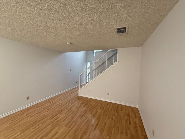 Foto del edificio - Spacious 3BR Austin Home with Fireplace & ...