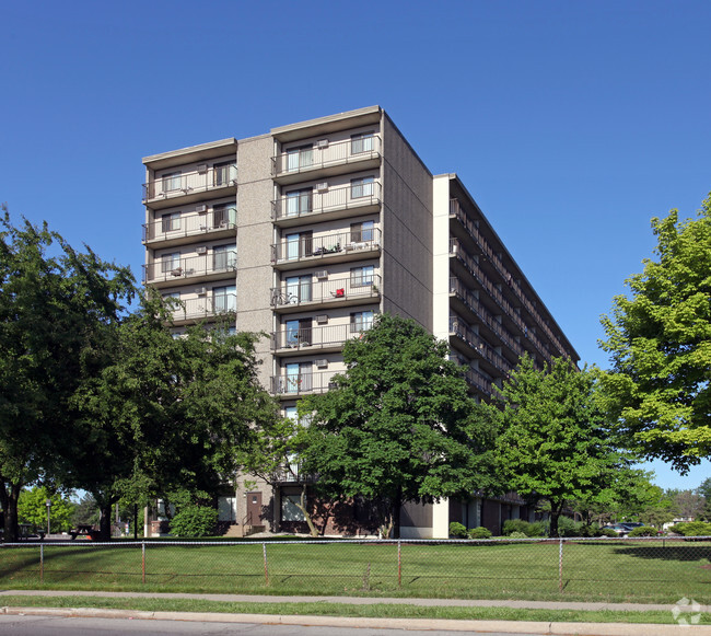 Foto del edificio - Alpha Towers (Senior Living 62+)