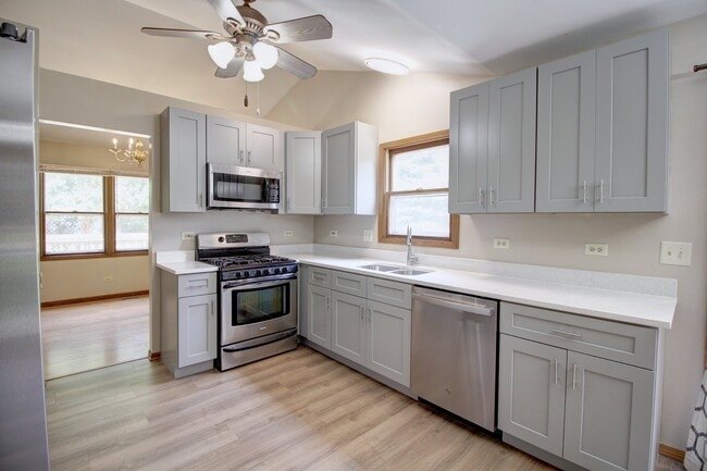 Foto del edificio - 148 Sandalwood Ln