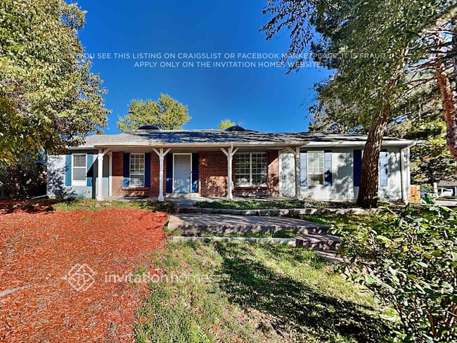 Building Photo - 2094 S Pagosa St
