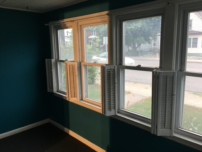 Foto del edificio - 2526 University Ave NE