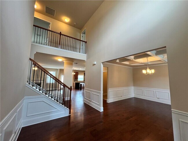 Building Photo - 3550 Golden Gate Ln