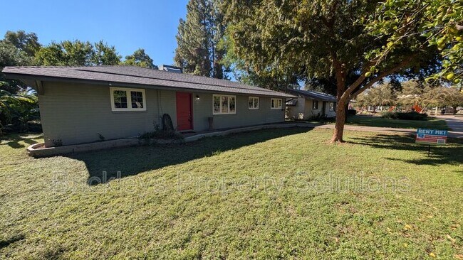 Foto del edificio - 1435 E Cedar St