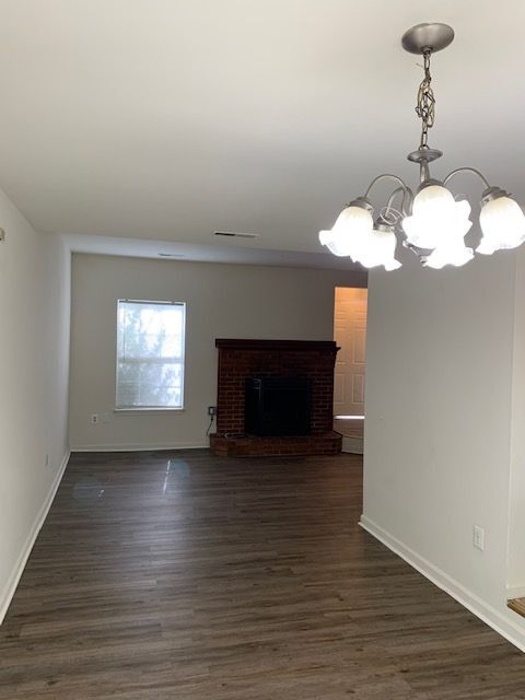 Foto del edificio - 2227 Rock Creek Rd