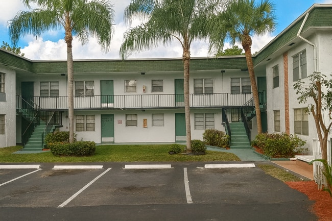 Foto del interior - Trayann Apartments - 7777 Pines Blvd