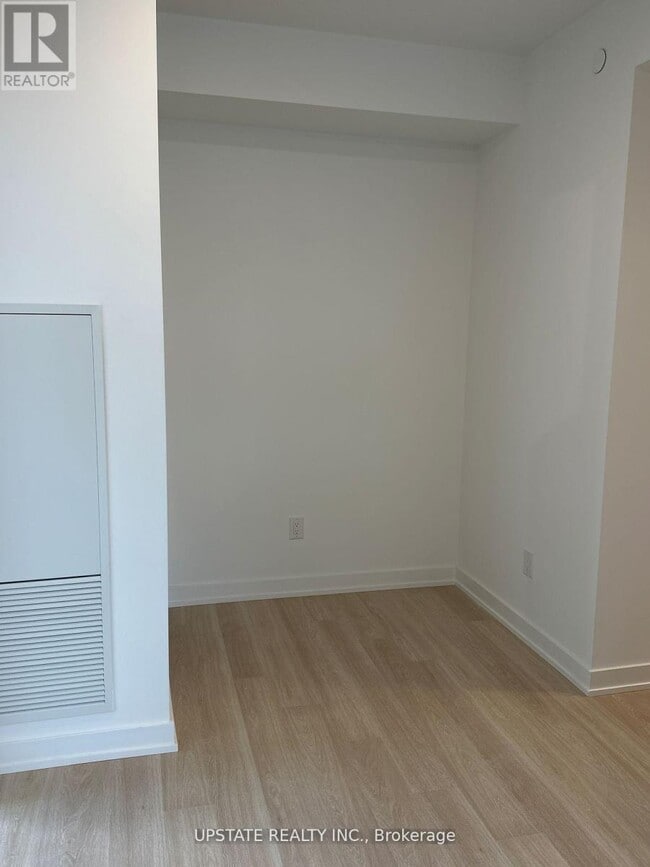 Photo du bâtiment - 5105 Hurontario St