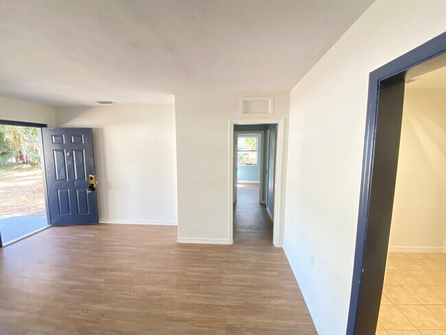 Foto del edificio - 3200 NE 56th Ave