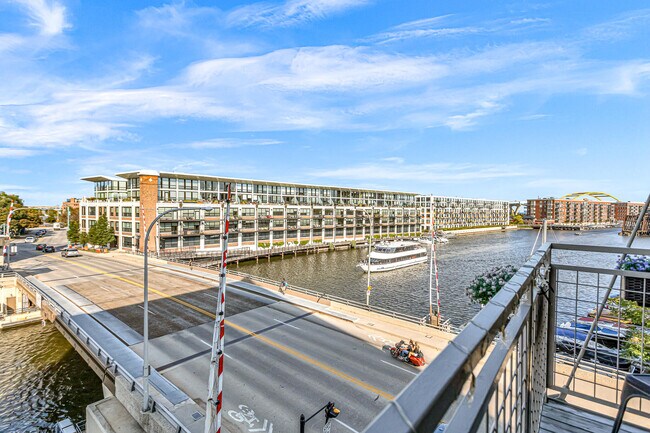 Building Photo - 210 S Water St