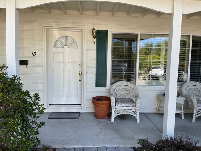 Foto del edificio - Charming single level 3 bedroom + office duplex. Downtown Walnut Creek!
