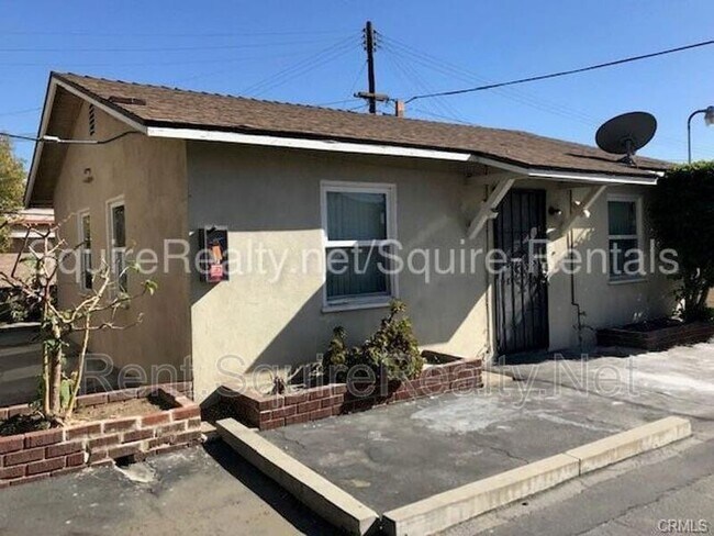 Foto del edificio - 936 W Foothill Blvd