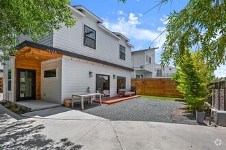 Building Photo - 1413 Montopolis Dr