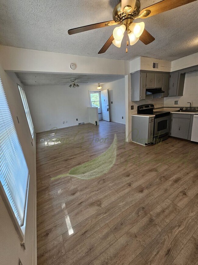 Building Photo - 4028 E 123rd Terrace, Units A-B, Grandview...