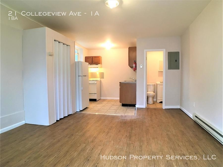 Primary Photo - 21 Collegeview Ave