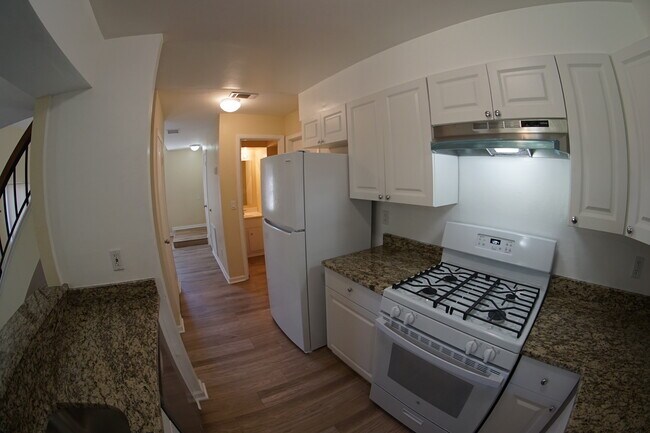 Building Photo - 6252 Sandcrest Cir