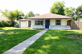 Building Photo - 3314 Rochdale St