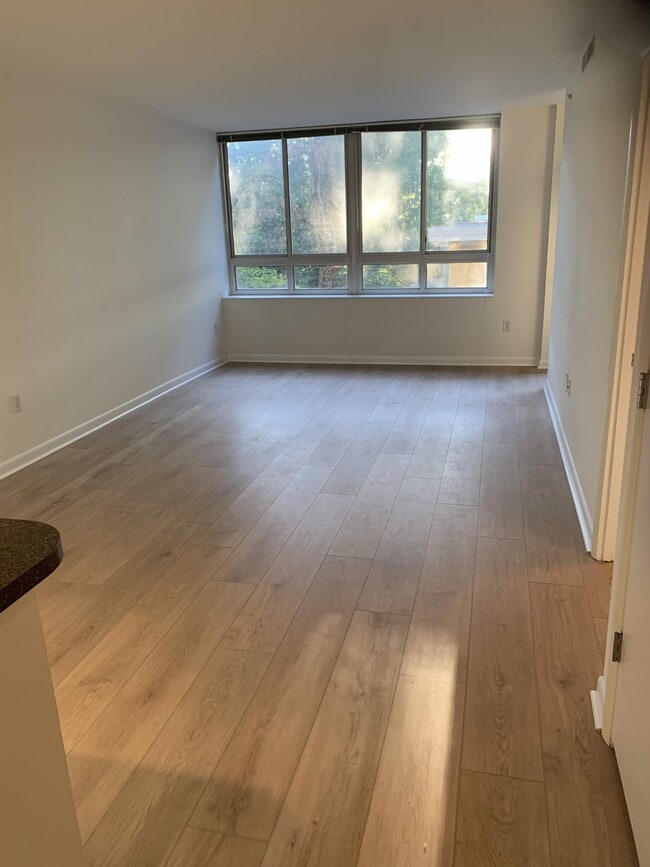 Building Photo - 350 G St SW