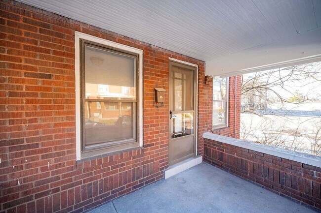 Foto del edificio - 93 Wilber Ave