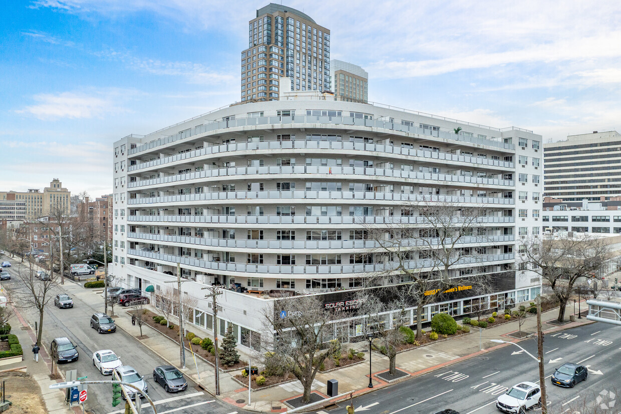 Primary Photo - 300 Martine Ave