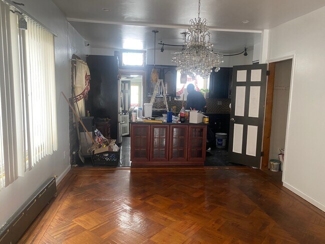 Foto del edificio - 1747 E 46th St