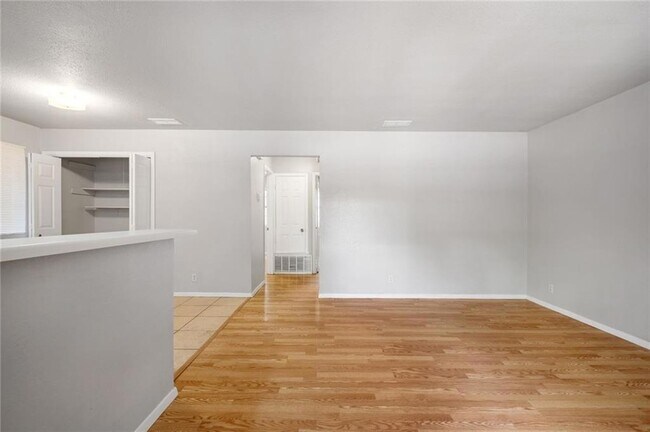 Building Photo - 211 Sport Clips Wy