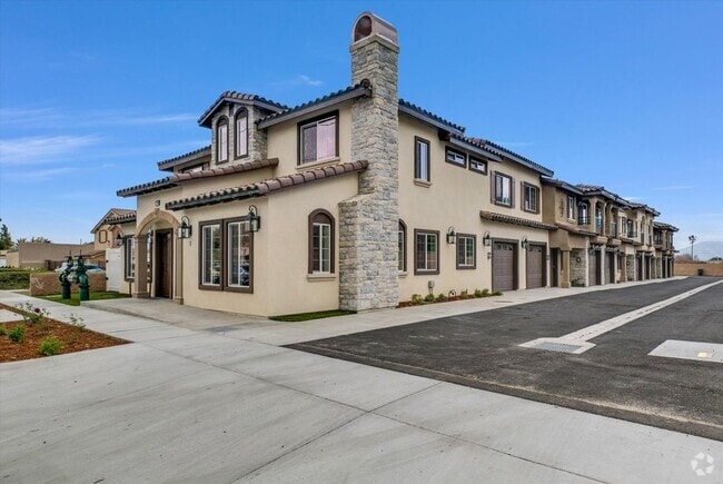 Building Photo - 16385 Valencia Ave