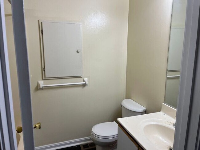 Foto del edificio - 9811 Michael Edward Dr