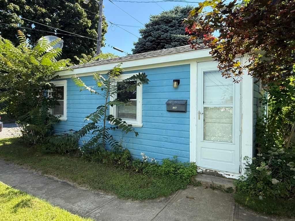 Primary Photo - 174 Bluff Ave