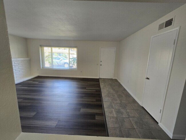 Foto del edificio - Evergreen17081