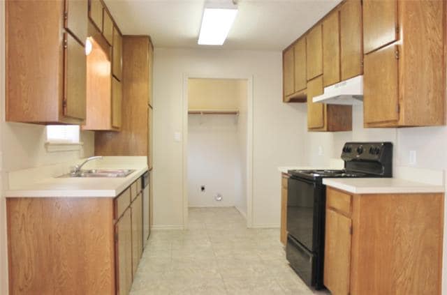 Building Photo - 1104 Curtis Dr