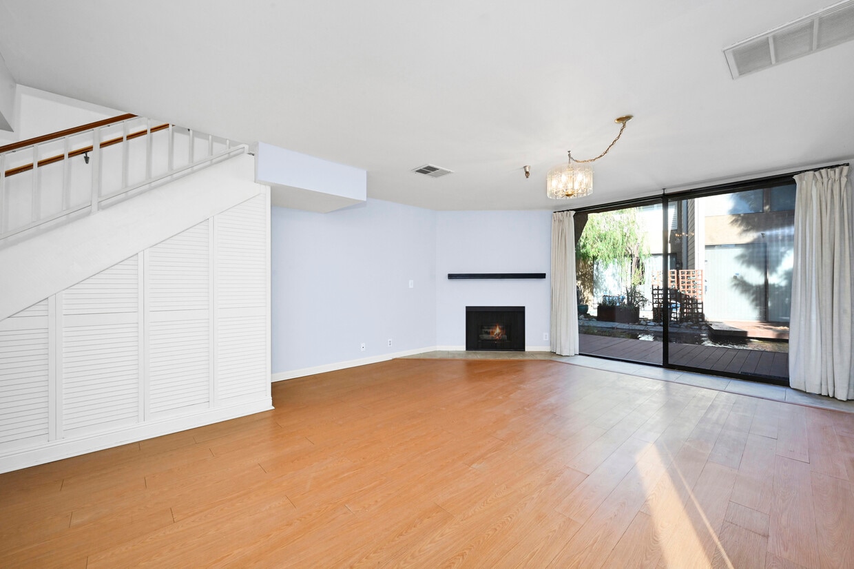 5455 Twin Lakes Dr, Cypress, CA 90630 Townhome Rentals in Cypress CA