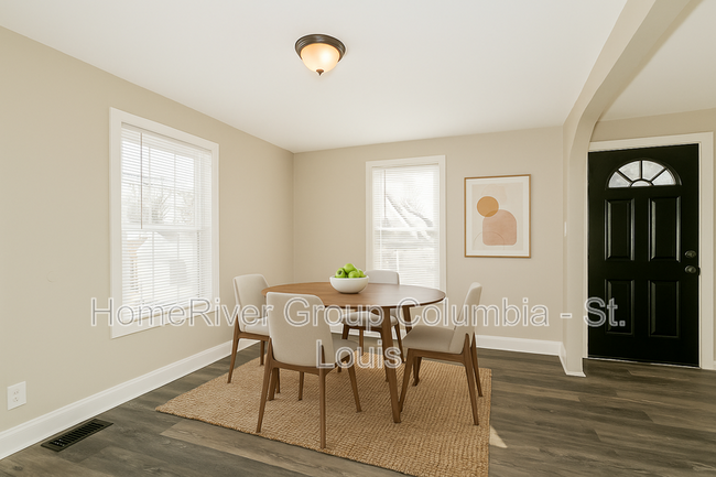 Foto del edificio - 7061 Idlewild Ave