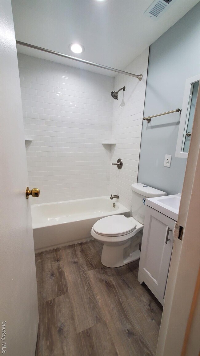 Foto del edificio - 11 Laramie Ct