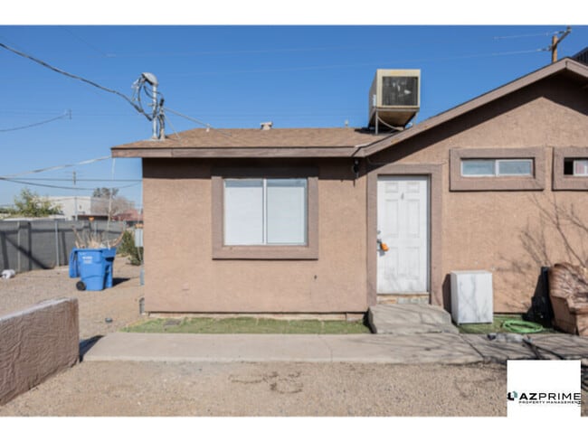 $250 OFF FIRST MONTH'S RENT MOVE IN SPECIA... - $250 OFF FIRST MONTH'S RENT MOVE IN SPECIA... House