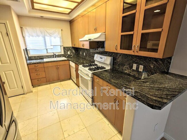 Foto del edificio - 493 S Euclid Ave