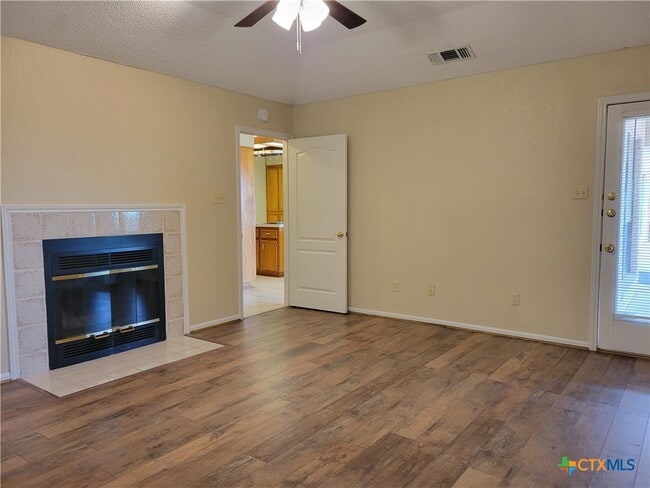 Foto del edificio - 1511 Wild Ridge Dr