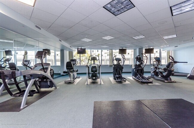 Foto del edificio - 322 E Central Blvd