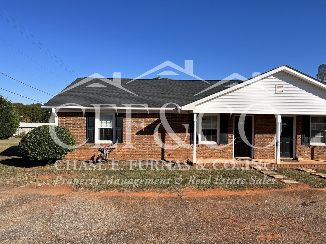 Primary Photo - 7934 Valley Falls Rd