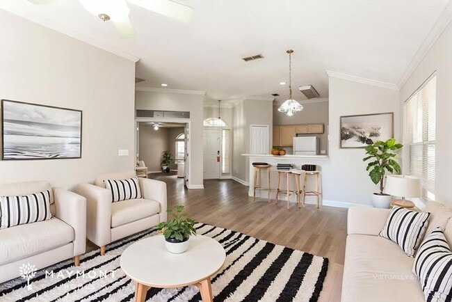 Building Photo - 884 Putters Green Way N