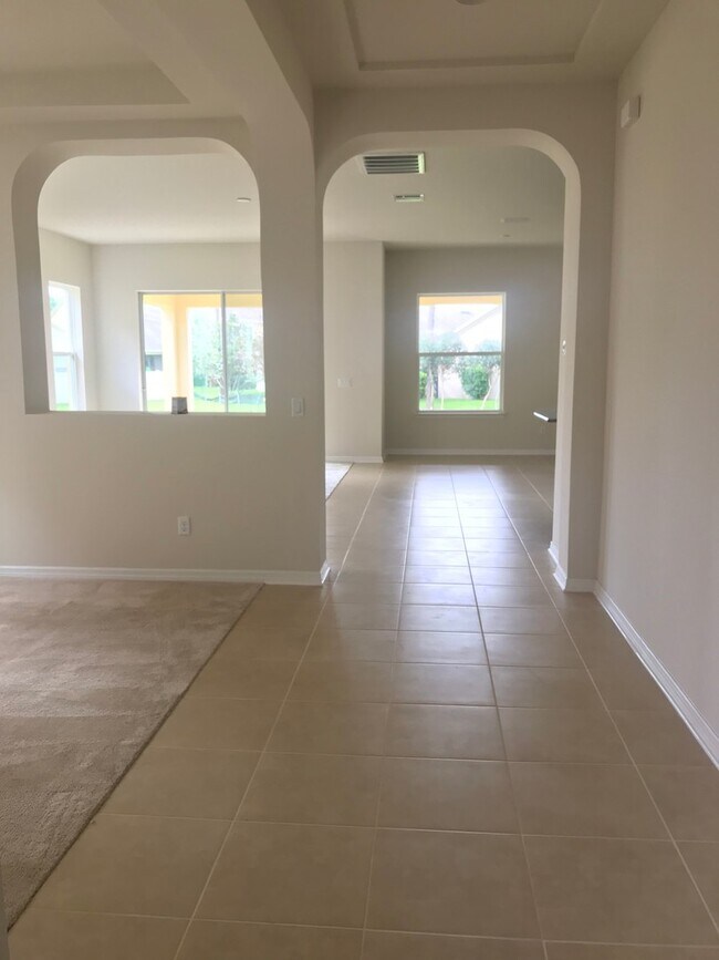 Foto del edificio - 5 Bedroom 4 Bathroom Family Home at Windst...