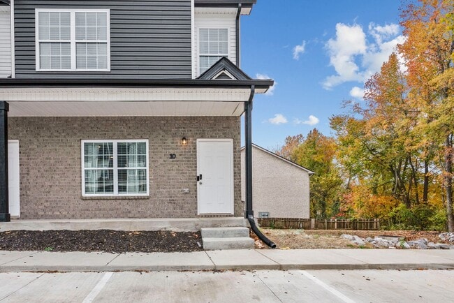 Foto del edificio - 156 Excell Rd