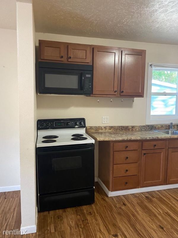 Building Photo - 3 br, 2 bath Apartment - 915 N 9th St.