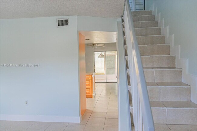Foto del edificio - 12027 SW 10th St