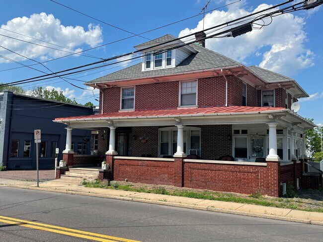 Building Photo - 1317 W Broad St