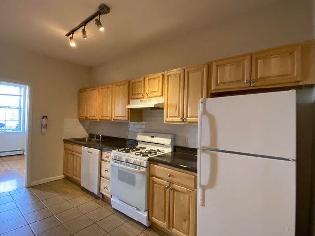 Foto del edificio - 275 Webster Ave