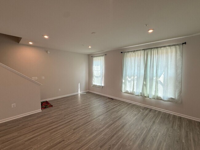 Foto del edificio - Luxury 3BR Townhome in Shipley Homestead | Quartz Kitchen, Fireplace & 2-Car Garage