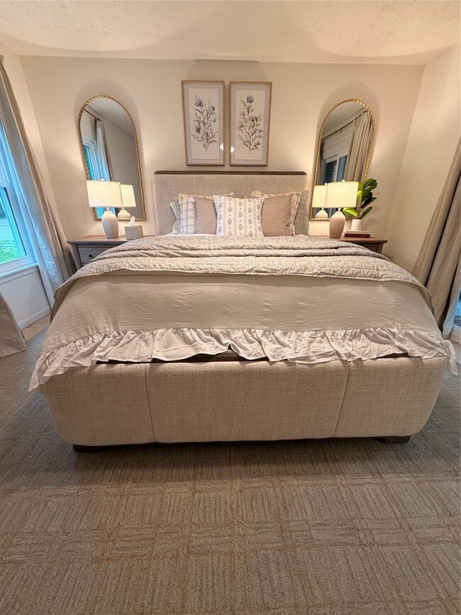 Foto del edificio - 1 Laurel Oak Pl