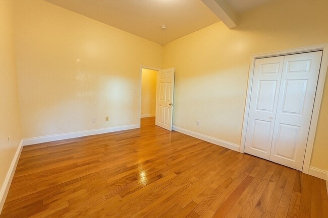 Photo - 7 North Ave Apartment