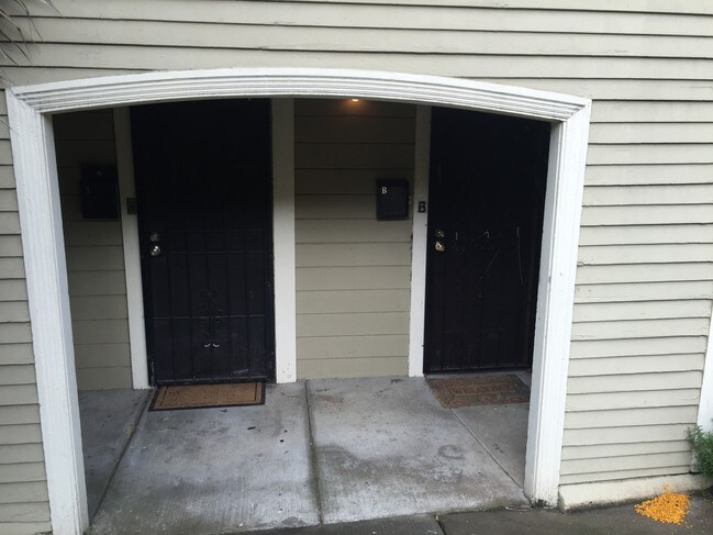 1001 Sutter Street | Entry View of 2 Units - 1001 Sutter St