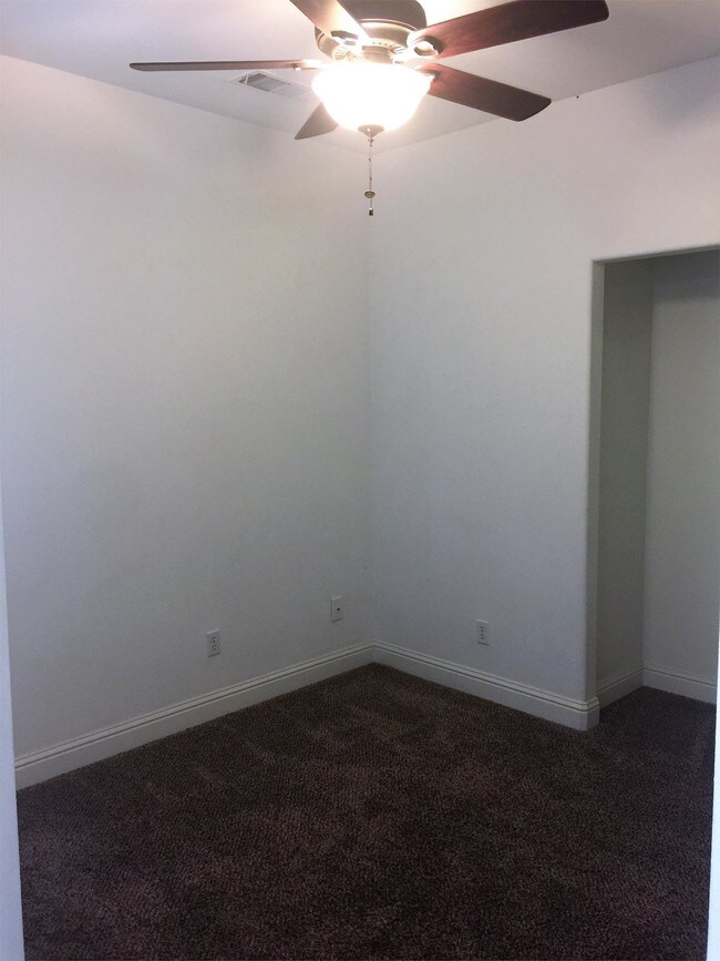 Building Photo - 4754 W Rosetta Dr