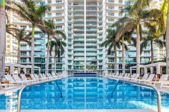 Building Photo - 2627 S Bayshore Dr